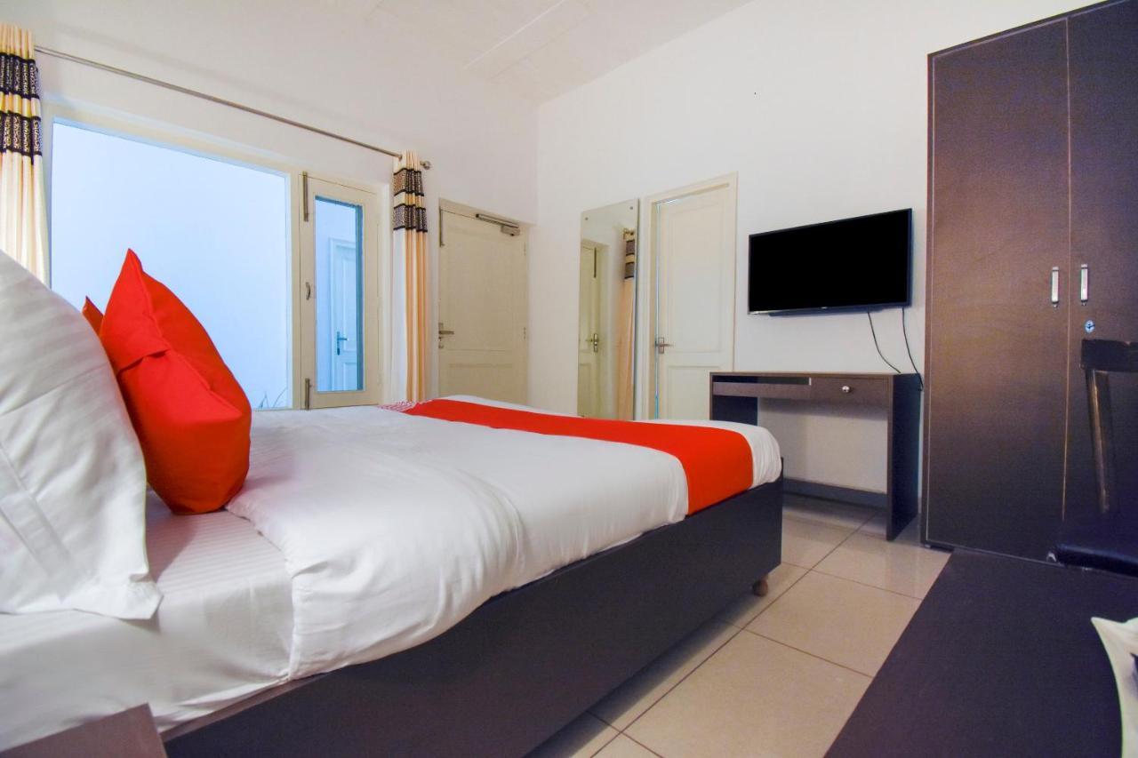 Hotel Oyo 75460 Sky High Residency Ludhiana Esterno foto