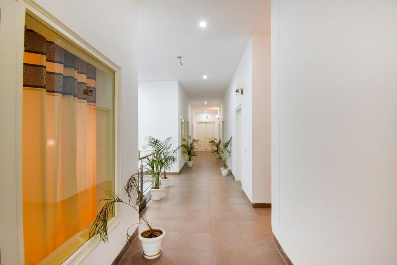 Hotel Oyo 75460 Sky High Residency Ludhiana Esterno foto