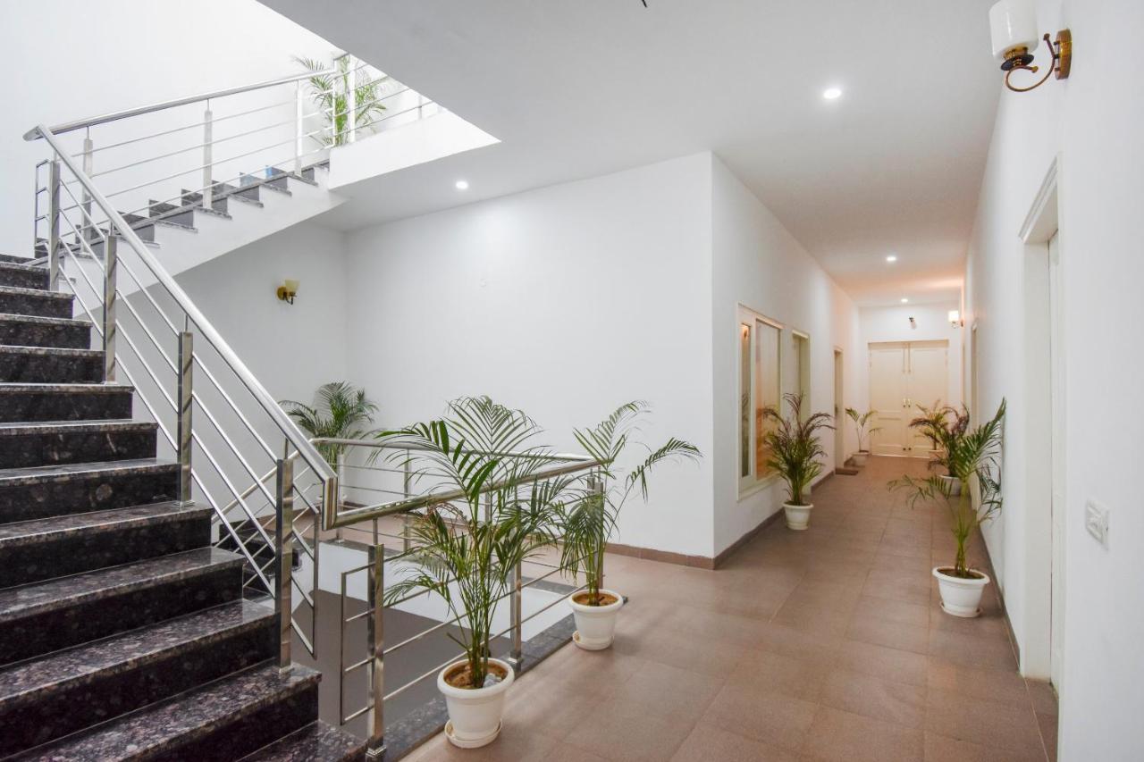 Hotel Oyo 75460 Sky High Residency Ludhiana Esterno foto