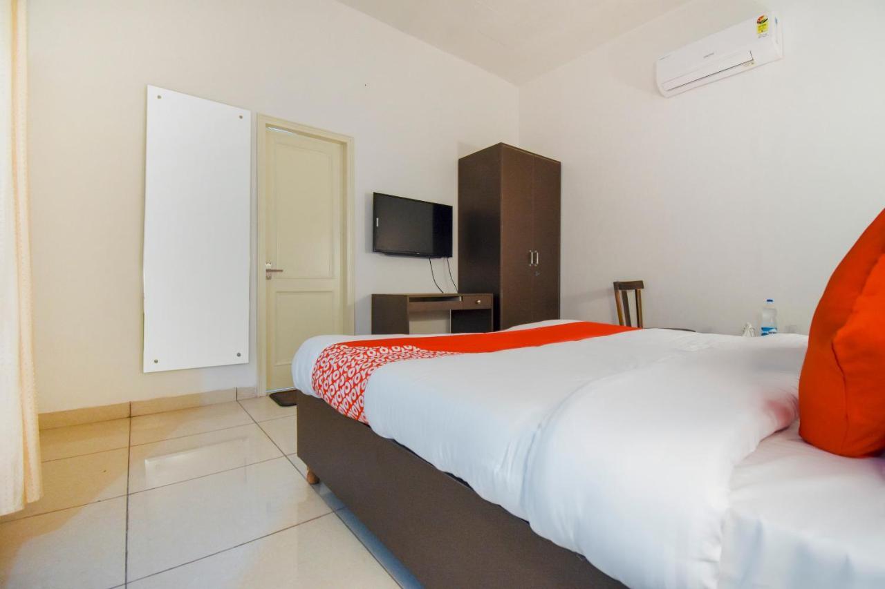 Hotel Oyo 75460 Sky High Residency Ludhiana Esterno foto