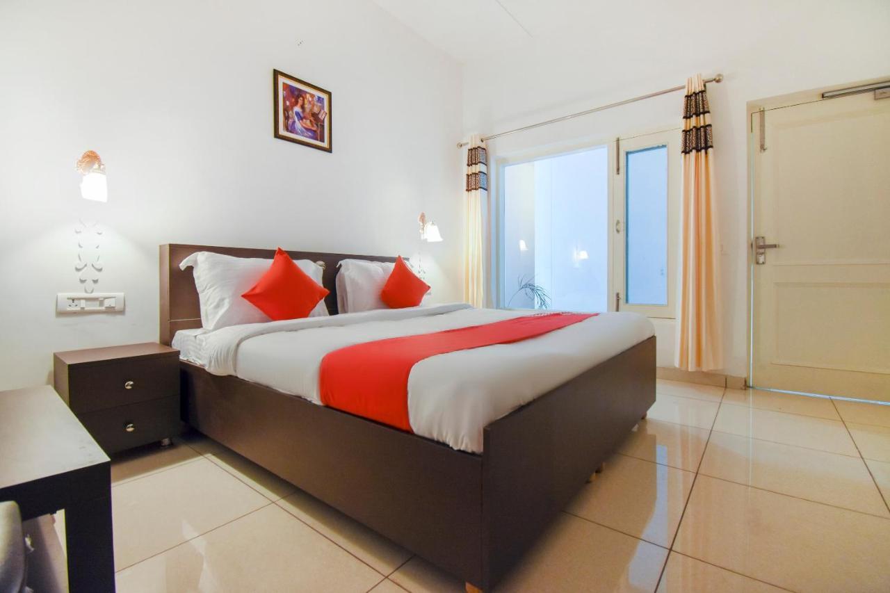 Hotel Oyo 75460 Sky High Residency Ludhiana Esterno foto