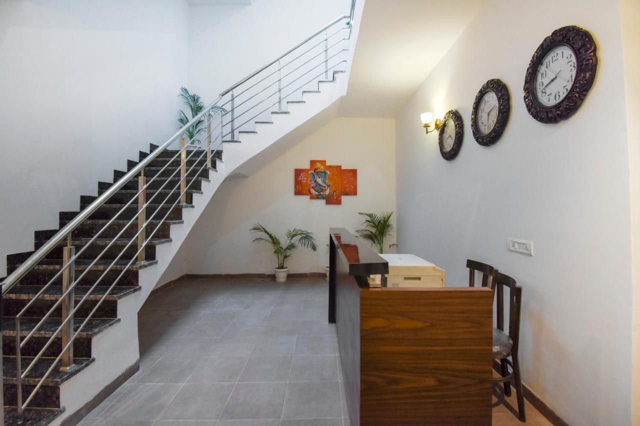 Hotel Oyo 75460 Sky High Residency Ludhiana Esterno foto