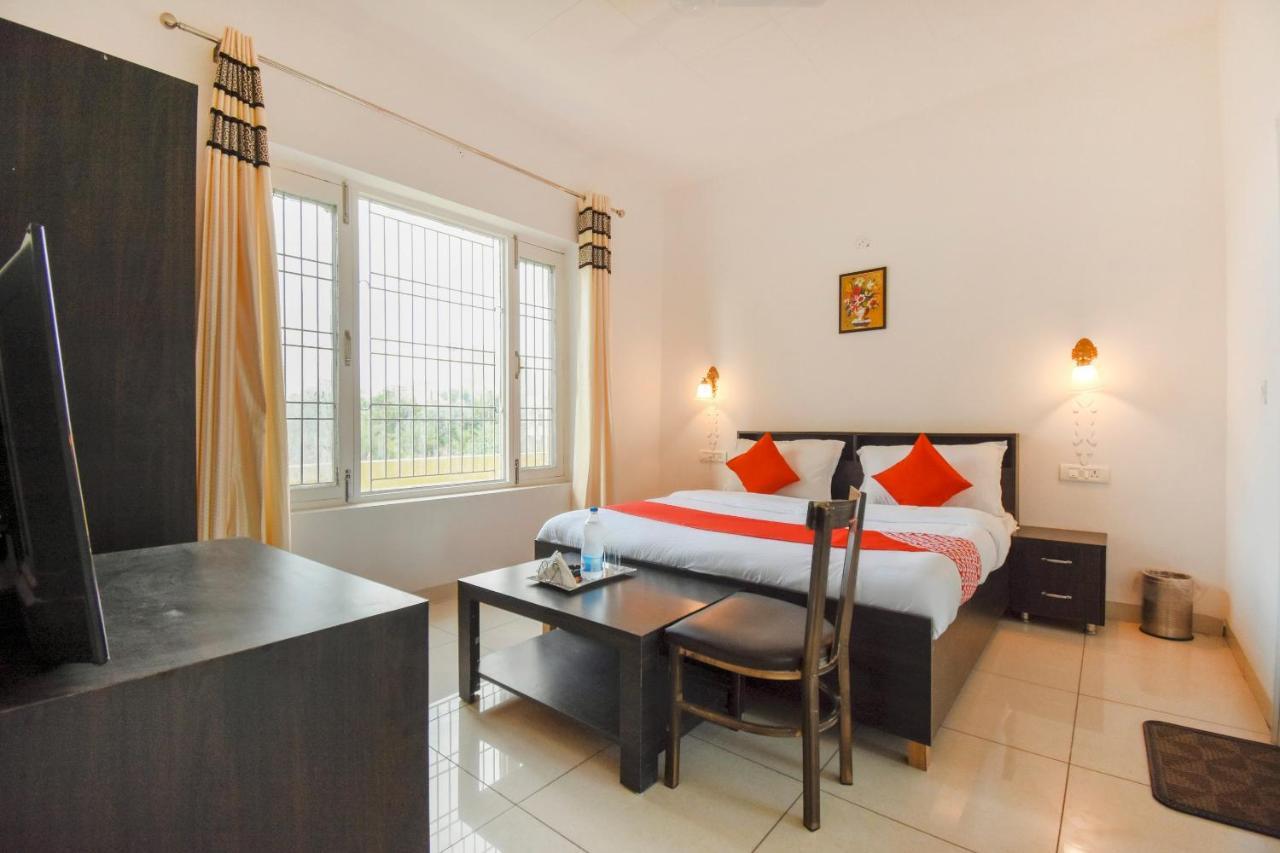 Hotel Oyo 75460 Sky High Residency Ludhiana Esterno foto