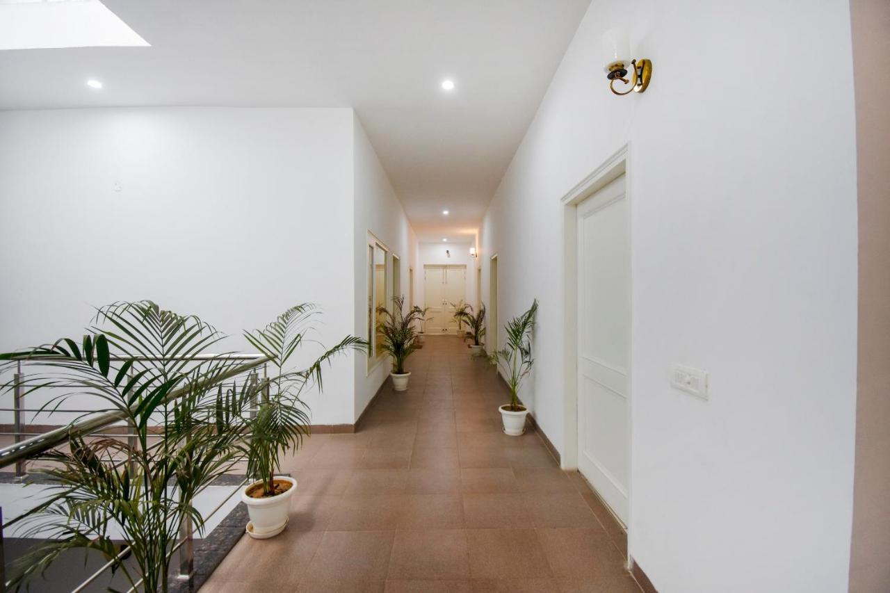 Hotel Oyo 75460 Sky High Residency Ludhiana Esterno foto