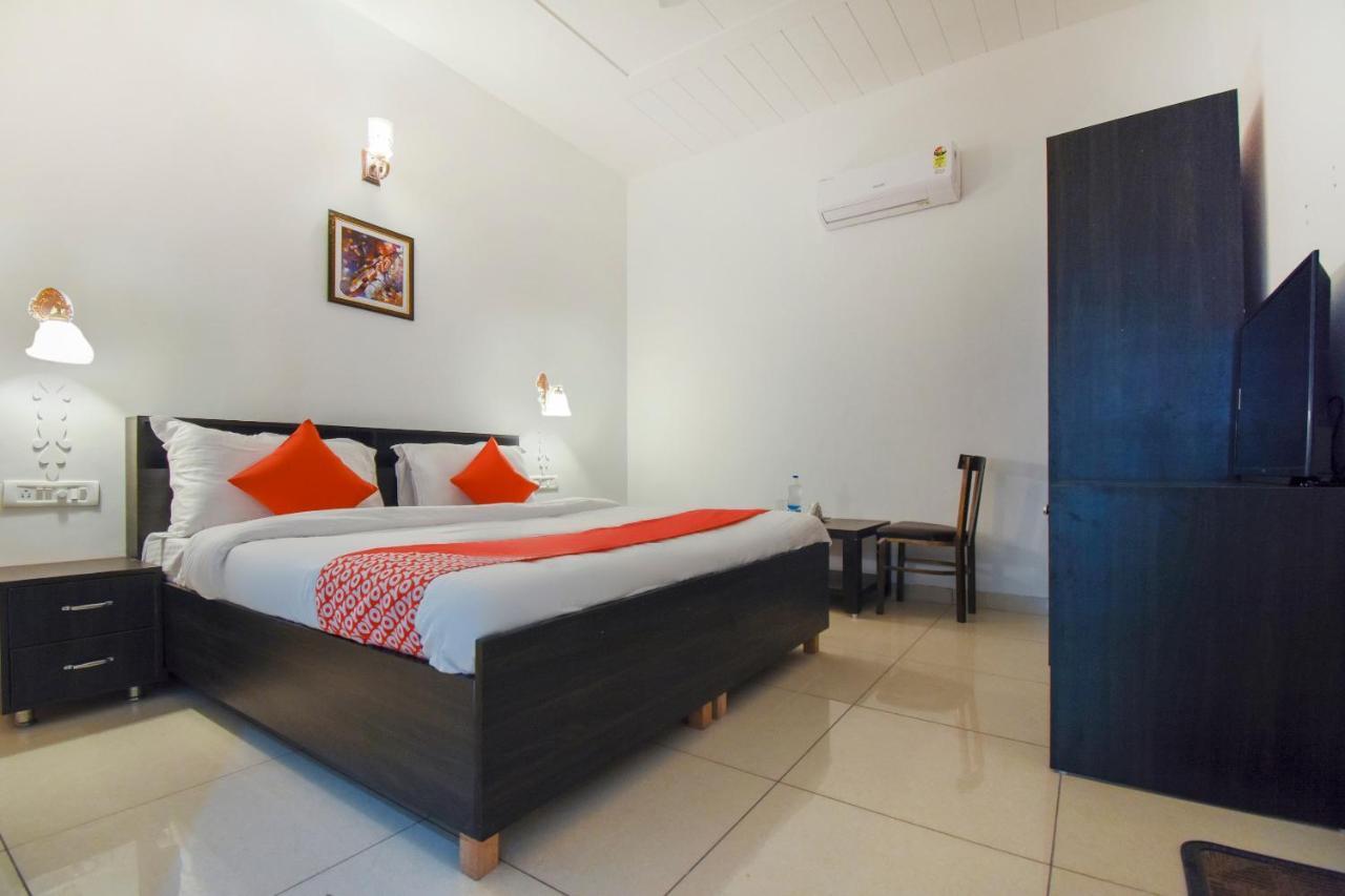 Hotel Oyo 75460 Sky High Residency Ludhiana Esterno foto