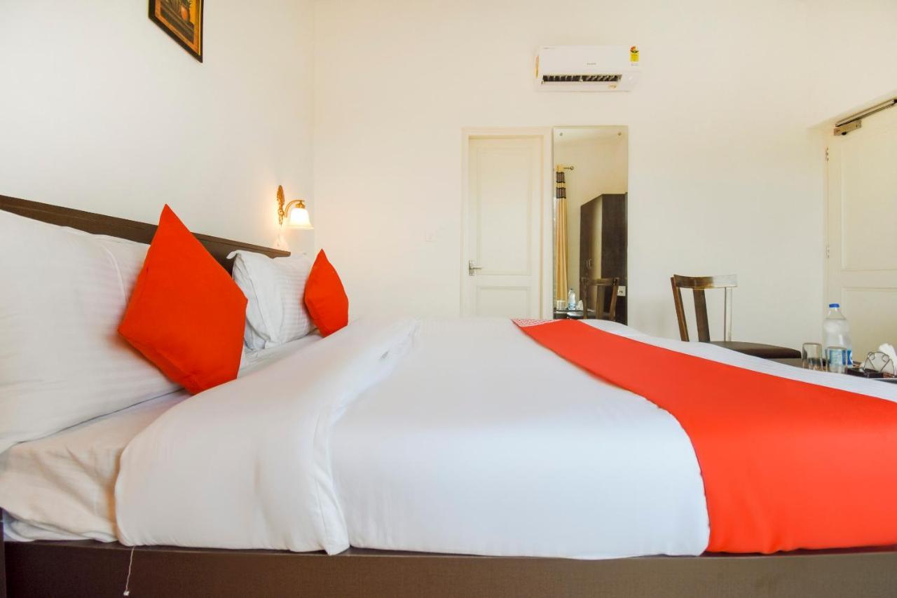 Hotel Oyo 75460 Sky High Residency Ludhiana Esterno foto